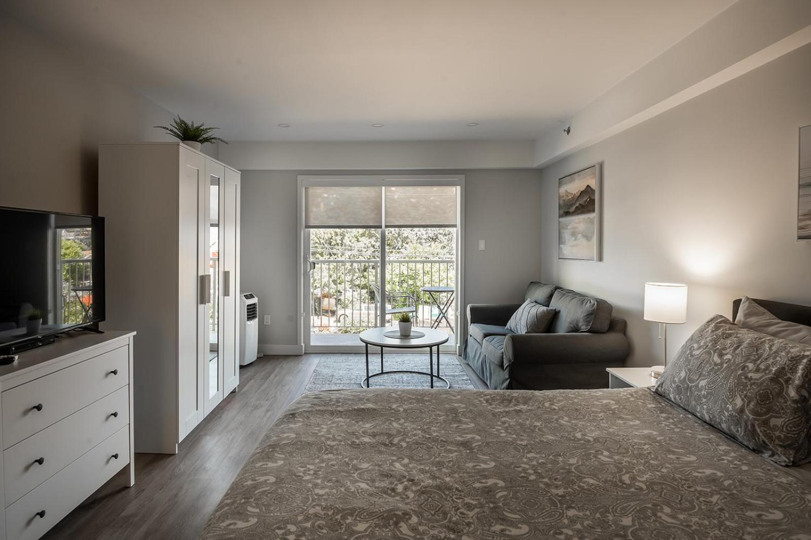 Gibsons Landing Inn Екстер'єр фото