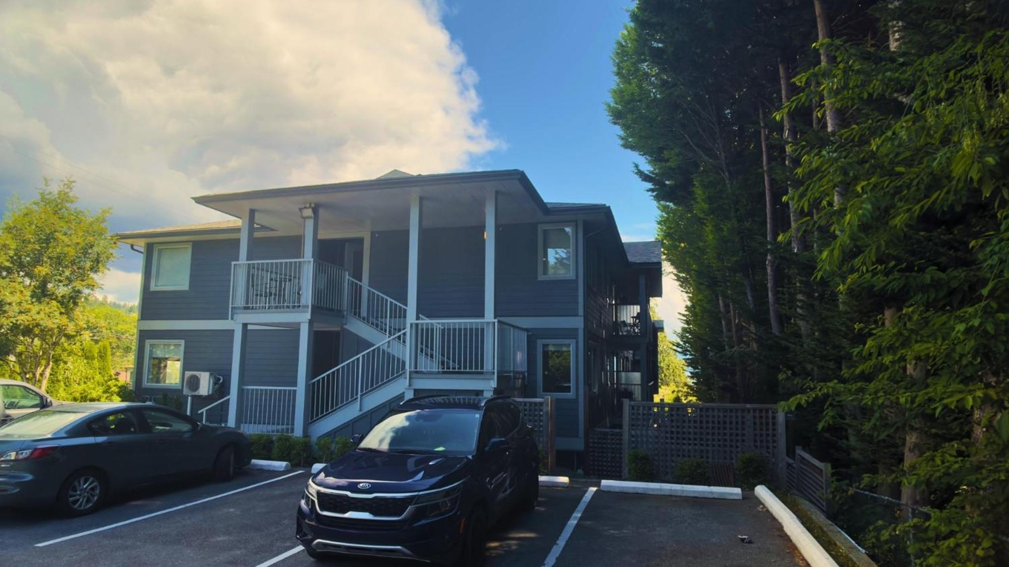 Gibsons Landing Inn Екстер'єр фото